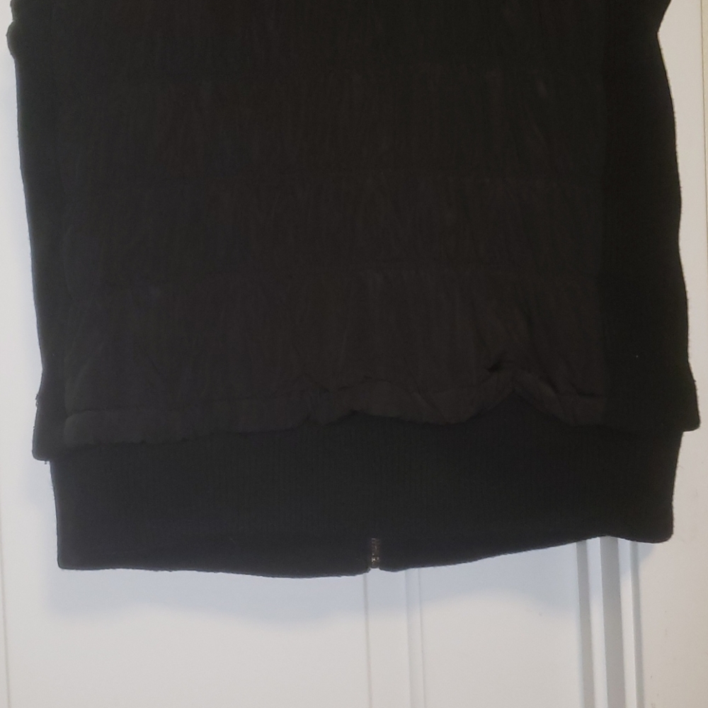 Vest - Picture 5 of 5